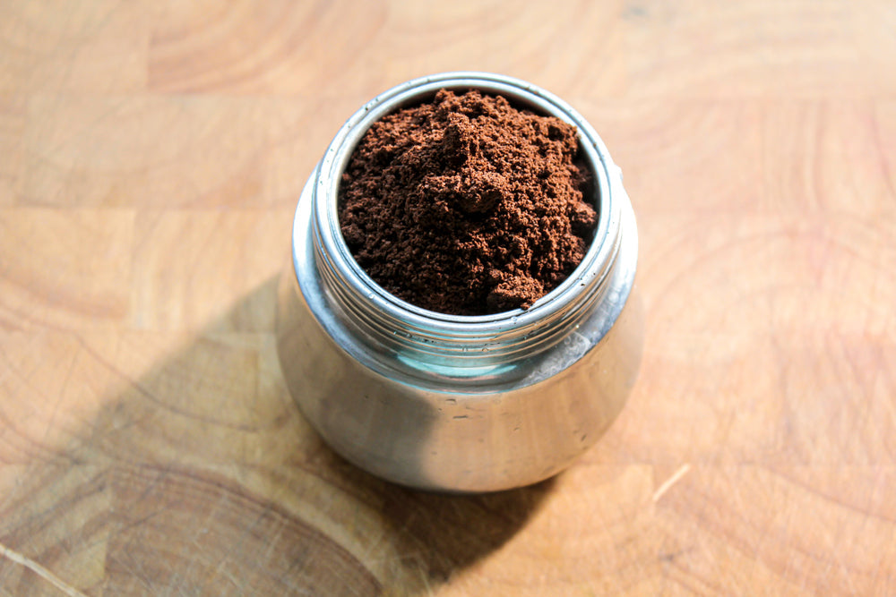 HOW TO BREW COFFEE WITH A PORTABLE ESPRESSO MAKER